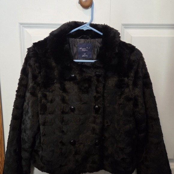 Chic Black Faux Fur Jacket - Picture 3 of 5